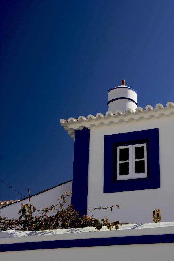 Gig Capsule Hostel Ericeira Luaran gambar