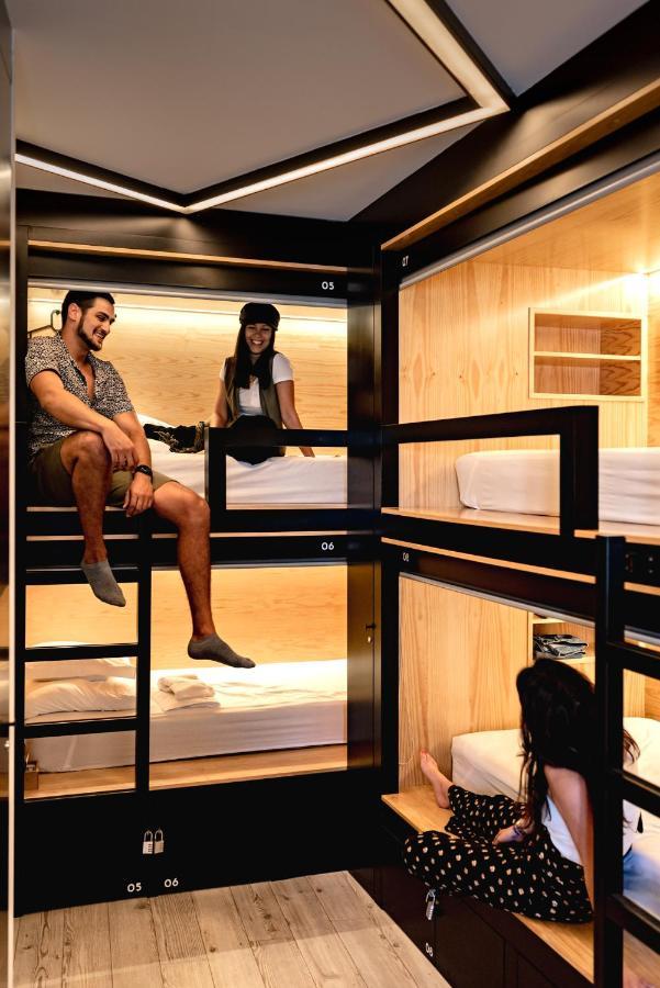 Gig Capsule Hostel Ericeira Luaran gambar