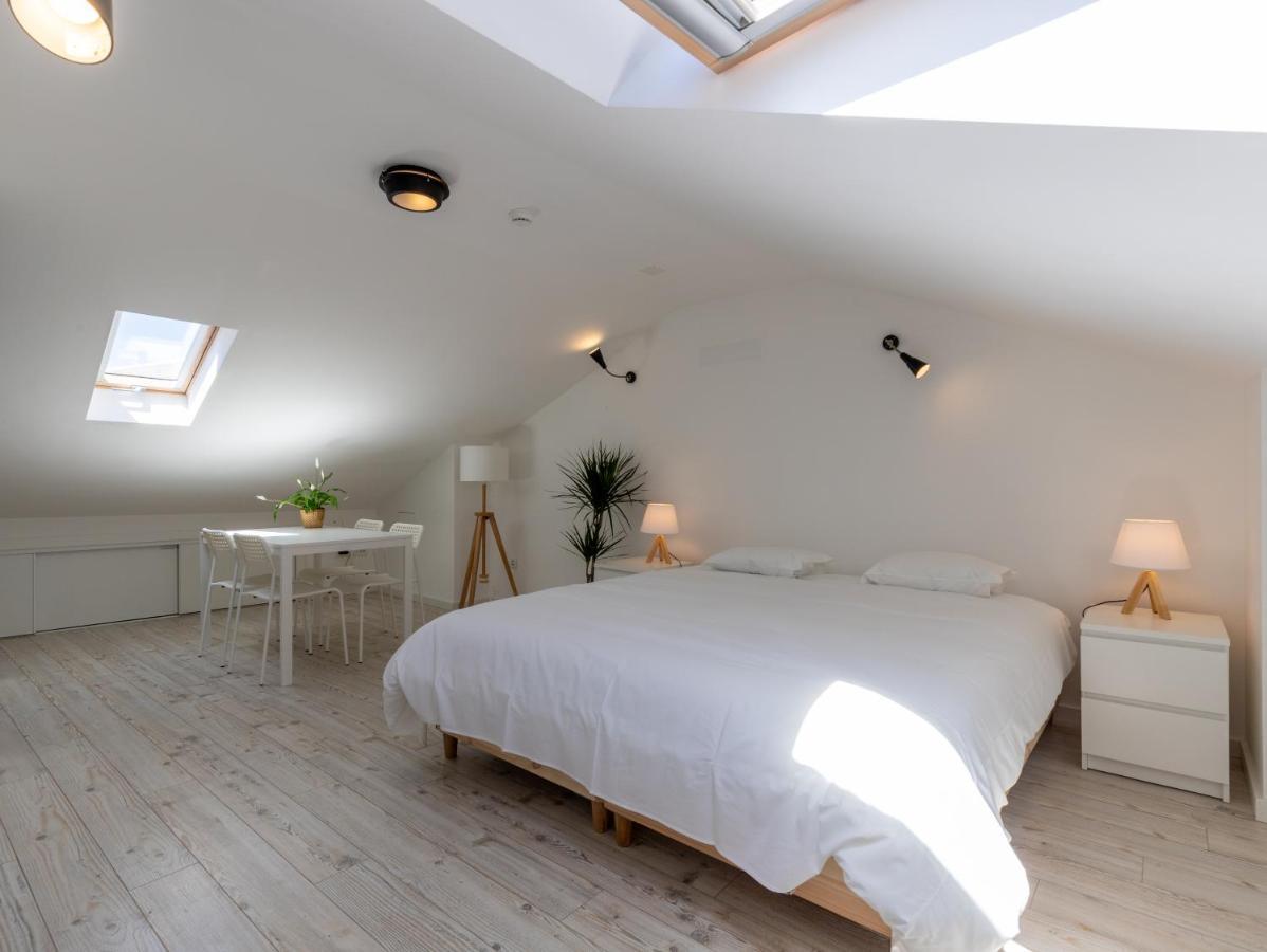 Gig Capsule Hostel Ericeira Luaran gambar
